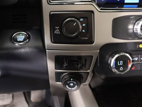 Used 2022 Ford F250 Lariat w/ Black Appearance Package image 9