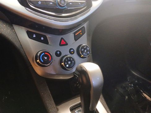 Used 2017 Chevrolet Sonic Premier image 19