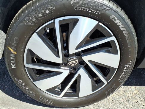 New 2026 Volkswagen Atlas SE image 8