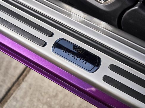Used 2020 Rolls-Royce Wraith RWD image 28
