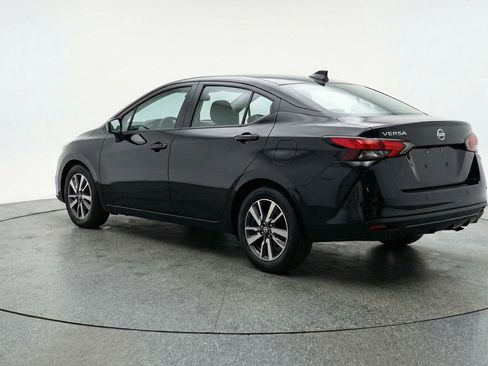 Used 2025 Nissan Versa SV image 6