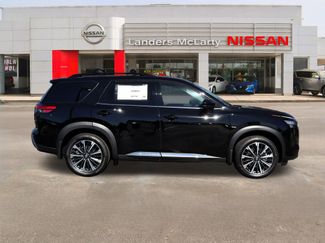 New 2026 Nissan Pathfinder Platinum FWD video 2