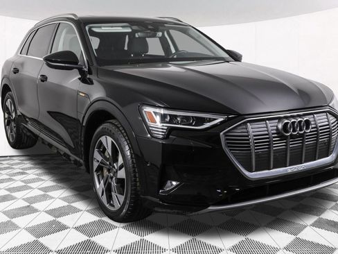 Used 2022 Audi e-tron Premium Plus w/ Premium Plus Package image 11