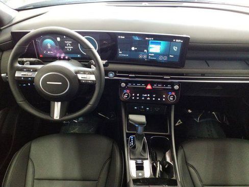 New 2025 Hyundai Santa Cruz Limited image 3