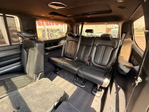 Used 2022 Jeep Grand Wagoneer Series II AWD/4WD image 14