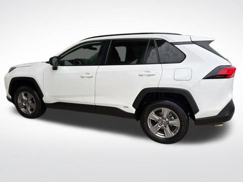 Used 2024 Toyota RAV4 LE AWD/4WD image 6