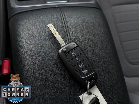 Used 2023 Hyundai Santa Cruz SE AWD/4WD image 28