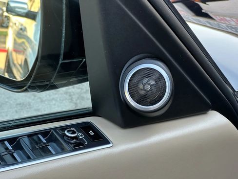 Used 2014 Land Rover Range Rover Autobiography image 17