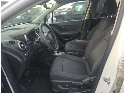 Used 2016 Chevrolet Trax LT FWD image 23