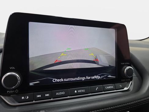 Used 2025 Nissan Rogue SV image 21