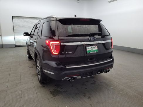 Used 2018 Ford Explorer Platinum AWD/4WD image 4