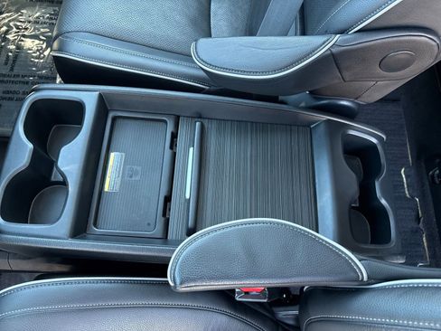 Used 2023 Honda Odyssey Elite image 26