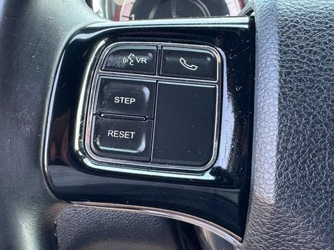 Used 2019 Dodge Grand Caravan SXT FWD image 17