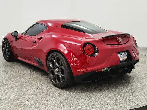 Used 2015 Alfa Romeo 4C Launch Edition w/ Convenience Group RWD image 3
