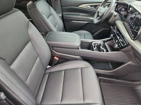 New 2026 Chevrolet Traverse LT w/ Driver Confidence Package FWD image 11
