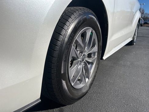 Used 2024 Toyota Sienna XLE image 12