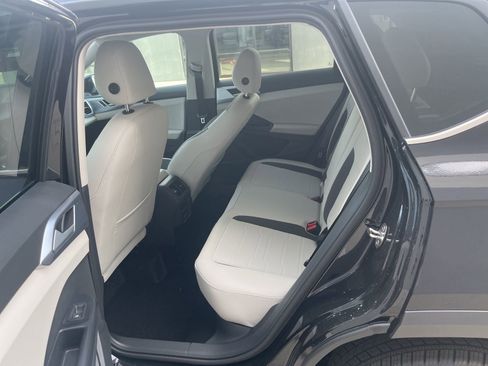 New 2026 Volkswagen Taos SE FWD image 21