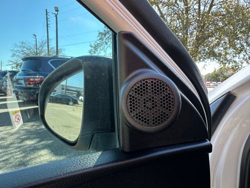 Used 2017 Toyota Corolla LE image 26