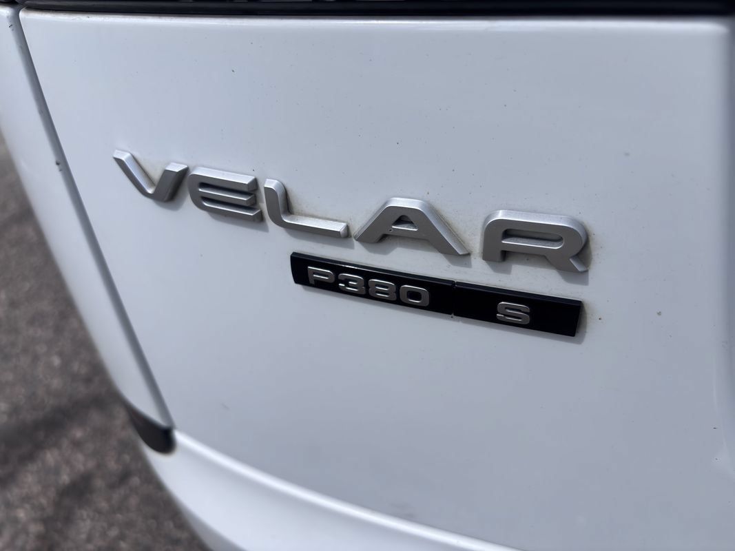 Used 2018 Land Rover Range Rover Velar S AWD/4WD image 12