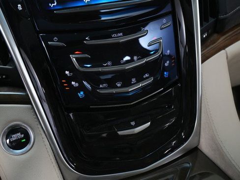 Used 2020 Cadillac Escalade Luxury image 54