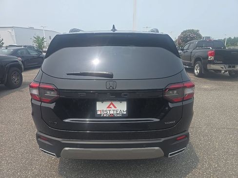 Used 2026 Honda Pilot Touring image 6