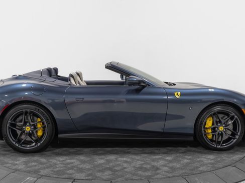 Used 2025 Ferrari Roma Spider image 7