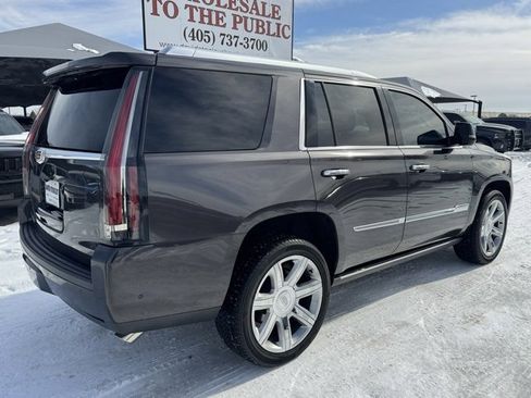 Used 2017 Cadillac Escalade Premium Luxury image 6