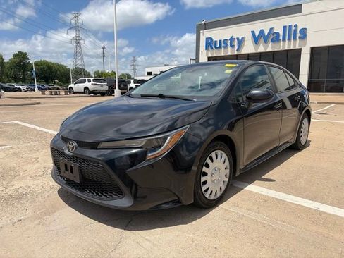 Used 2021 Toyota Corolla LE FWD image 2