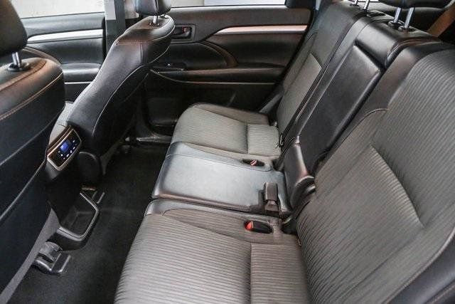 Certified 2019 Toyota Highlander Plus FWD image 17