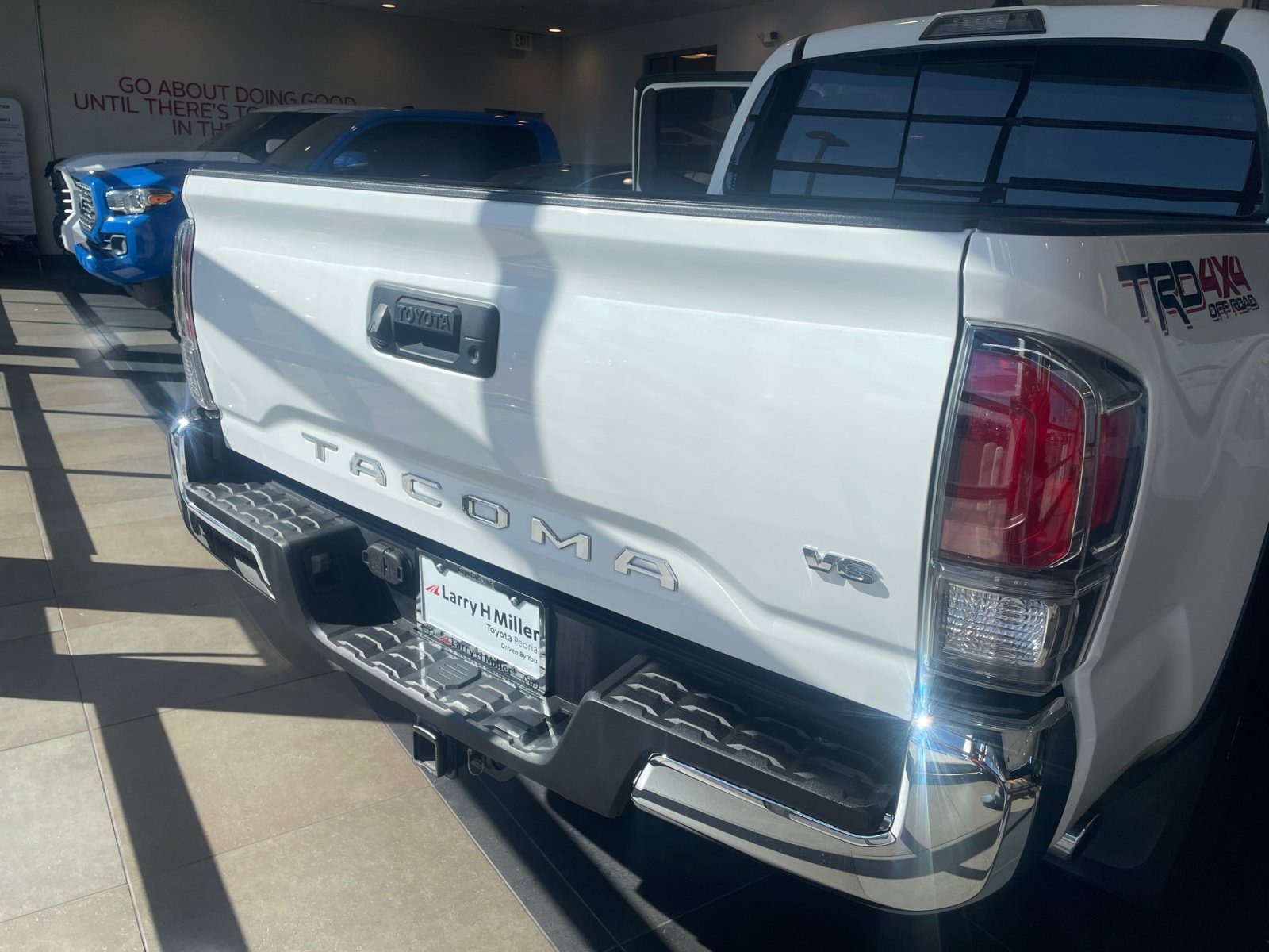 Used 2020 Toyota Tacoma TRD Off-Road AWD/4WD image 24