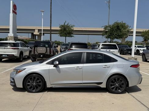 Used 2023 Toyota Corolla SE FWD image 4