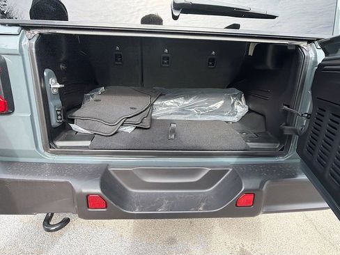 Used 2025 Jeep Wrangler Sahara 4xe image 30