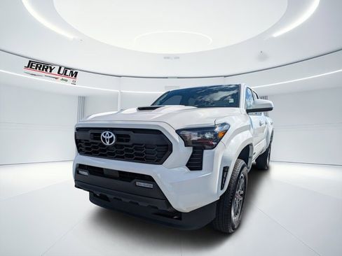 Used 2024 Toyota Tacoma TRD Sport image 6