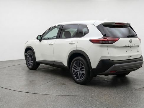 Used 2023 Nissan Rogue S image 6