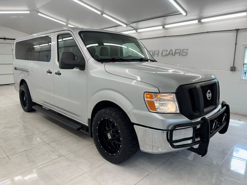 Used 2019 Nissan NV 3500 S RWD image 3