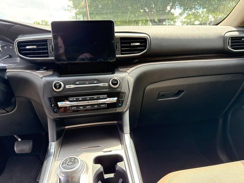 Used 2020 Ford Explorer Limited AWD/4WD image 19