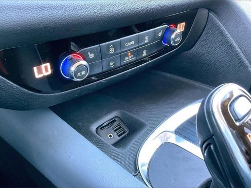 Used 2020 Buick Enclave Essence image 24