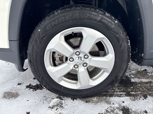 Used 2020 Jeep Compass Latitude w/ Cold Weather Group image 12