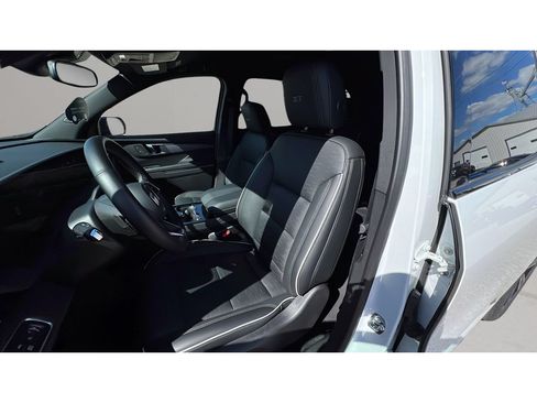 Certified 2025 Buick Enclave Sport Touring AWD/4WD image 23