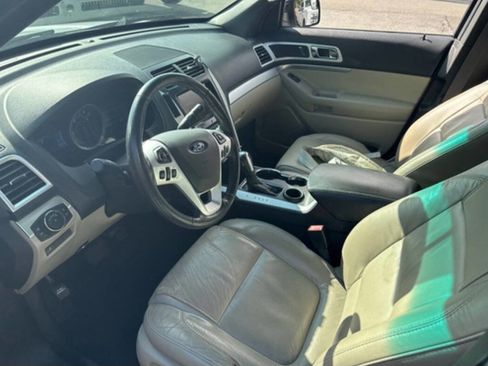 Used 2015 Ford Explorer XLT w/ Equipment Group 202B image 12