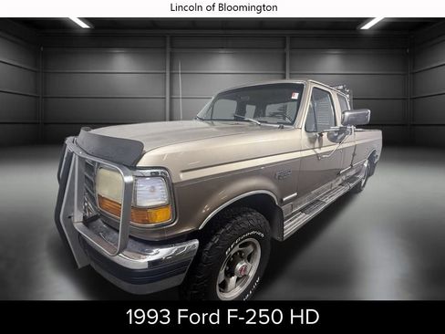 Used 1993 Ford F250 XL image 1