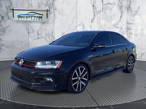 Used 2018 Volkswagen Jetta GLI image 5