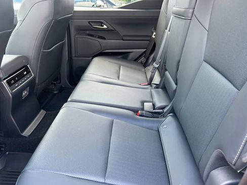 Used 2026 Lexus GX 550 w/ Accessory Package (2T) AWD/4WD image 18