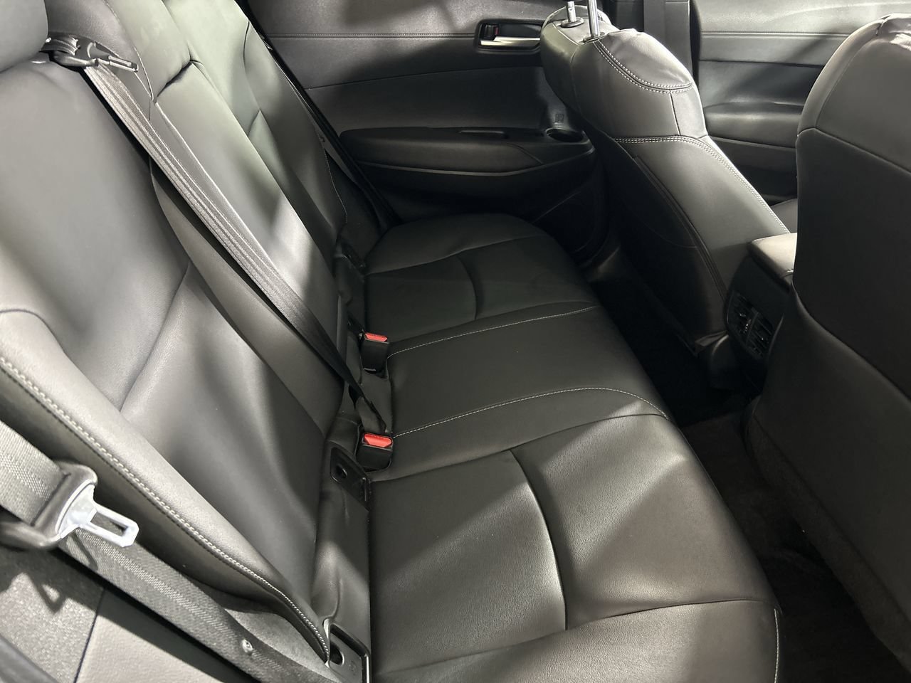 Used 2025 Toyota Corolla Cross XLE w/ Convenience Package FWD image 26