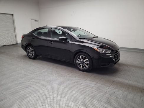 Used 2023 Nissan Versa SV image 11