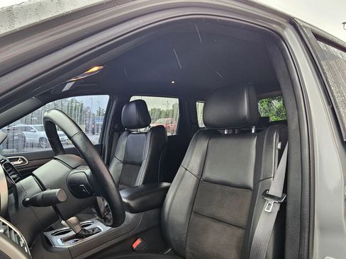 Used 2020 Jeep Grand Cherokee Altitude RWD image 21