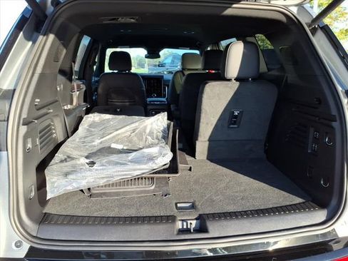 Used 2024 GMC Acadia Denali w/ LPO, Floor Liner Package image 23
