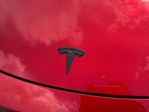 Used 2024 Tesla Model Y Long Range AWD/4WD image 29