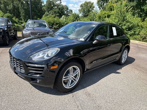 Used 2018 Porsche Macan AWD/4WD image 3