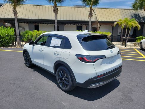 Used 2023 Honda HR-V Sport image 8